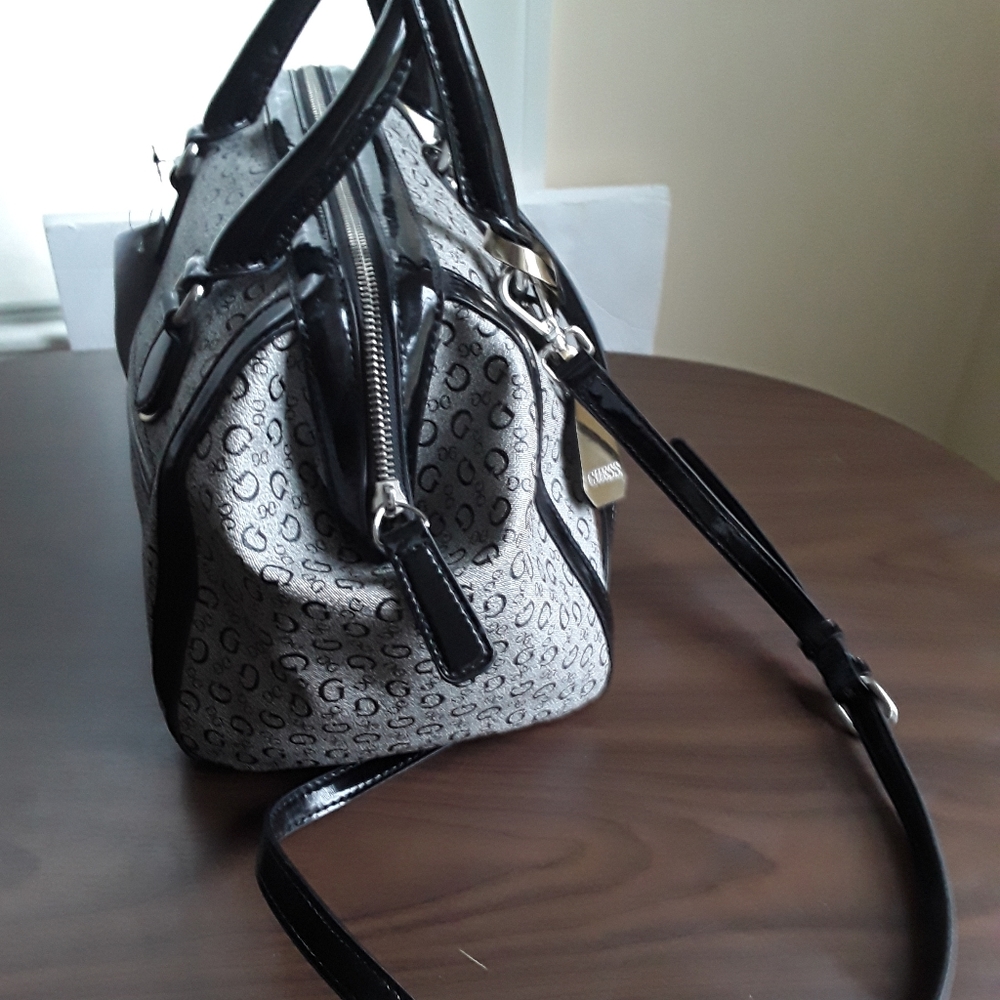 Handbag - Picture 2 of 4